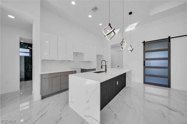 1923 Wellington AVE, Lehigh Acres, FL 33972