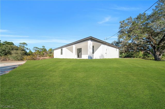 1923 Wellington AVE, Lehigh Acres, FL 33972