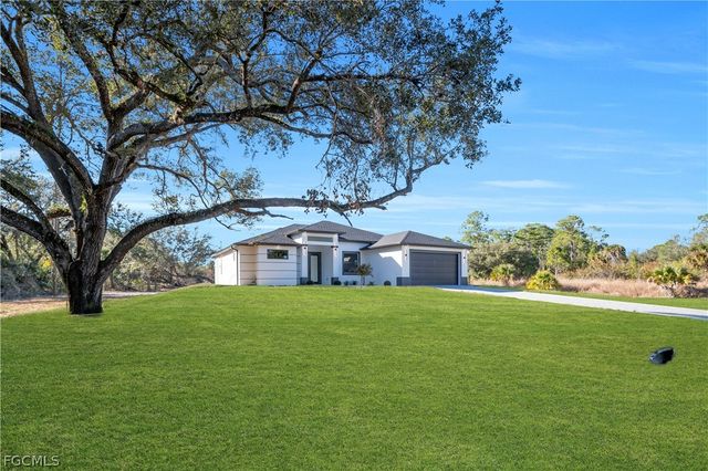 1923 Wellington AVE, Lehigh Acres, FL 33972