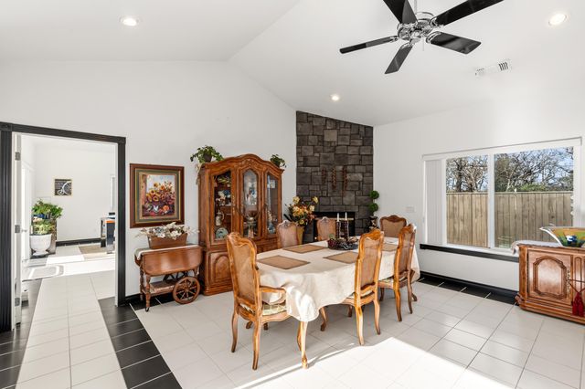 875 N Mountain Avenue, Central Point, OR 97502