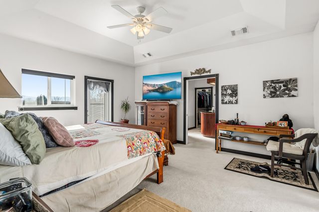 875 N Mountain Avenue, Central Point, OR 97502