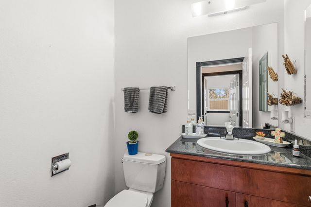 875 N Mountain Avenue, Central Point, OR 97502