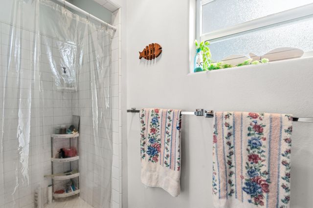 875 N Mountain Avenue, Central Point, OR 97502