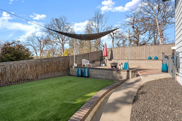 875 N Mountain Avenue, Central Point, OR 97502