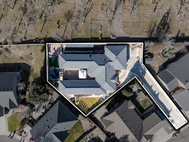 875 N Mountain Avenue, Central Point, OR 97502