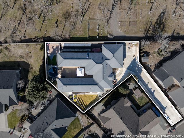 875 N Mountain Avenue, Central Point, OR 97502