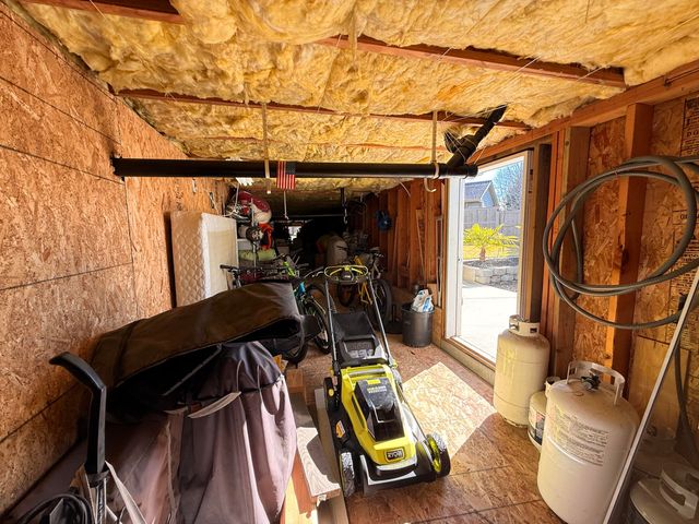 875 N Mountain Avenue, Central Point, OR 97502