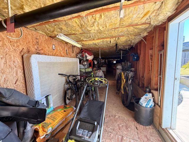 875 N Mountain Avenue, Central Point, OR 97502