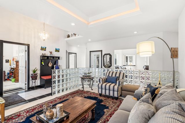 875 N Mountain Avenue, Central Point, OR 97502