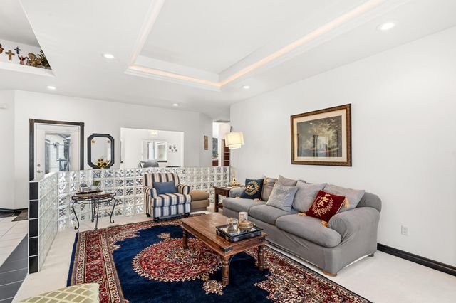 875 N Mountain Avenue, Central Point, OR 97502