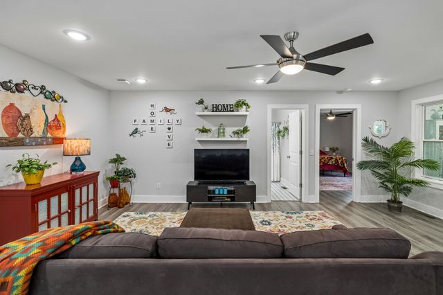 400 Mockingbird Ln, Hartsville, TN 37074