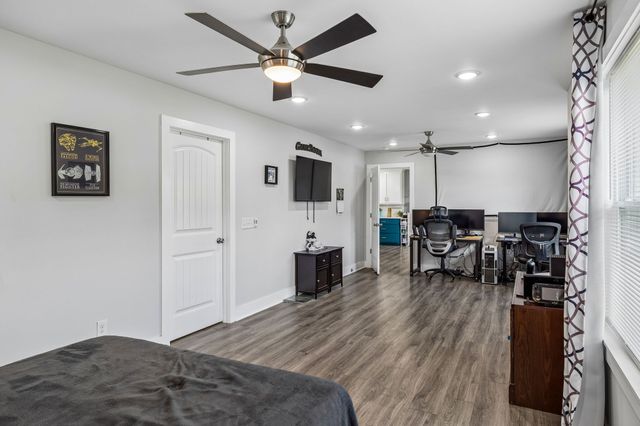 400 Mockingbird Ln, Hartsville, TN 37074