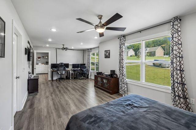 400 Mockingbird Ln, Hartsville, TN 37074