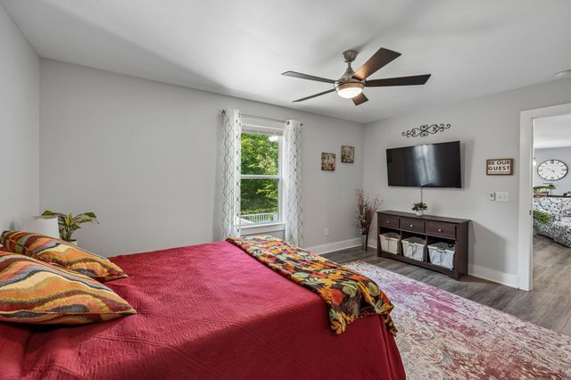400 Mockingbird Ln, Hartsville, TN 37074
