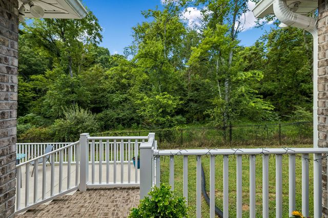 400 Mockingbird Ln, Hartsville, TN 37074