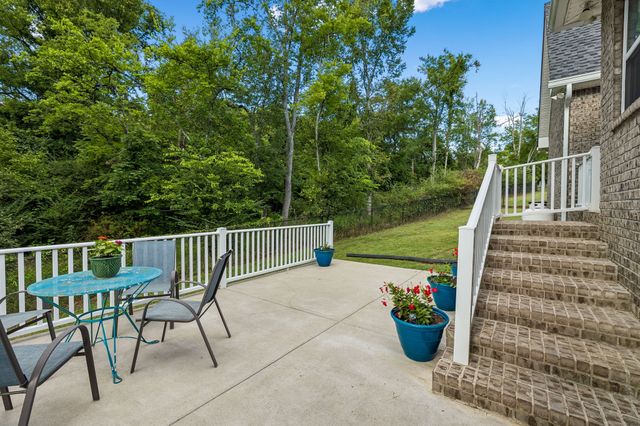 400 Mockingbird Ln, Hartsville, TN 37074