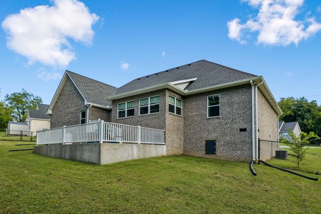 400 Mockingbird Ln, Hartsville, TN 37074