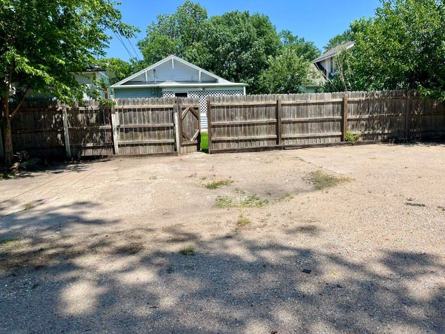 1333 S Market, Wichita, KS 67211