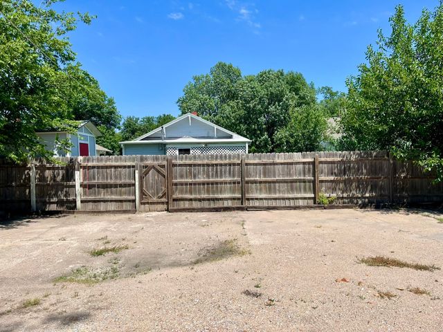 1333 S Market, Wichita, KS 67211