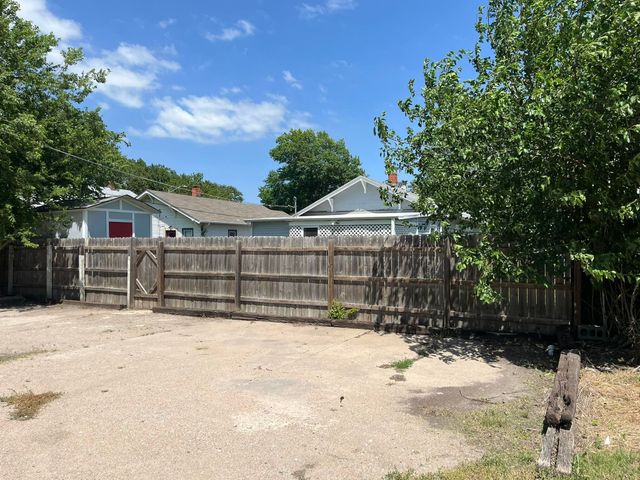 1333 S Market, Wichita, KS 67211