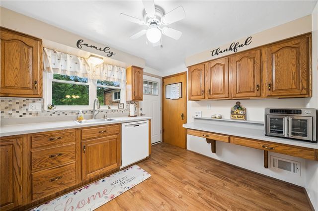 4755 Woodhill Dr, Munhall, PA 15120