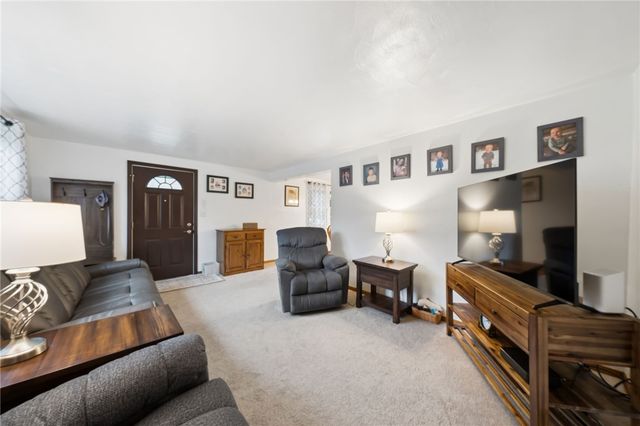 4755 Woodhill Dr, Munhall, PA 15120
