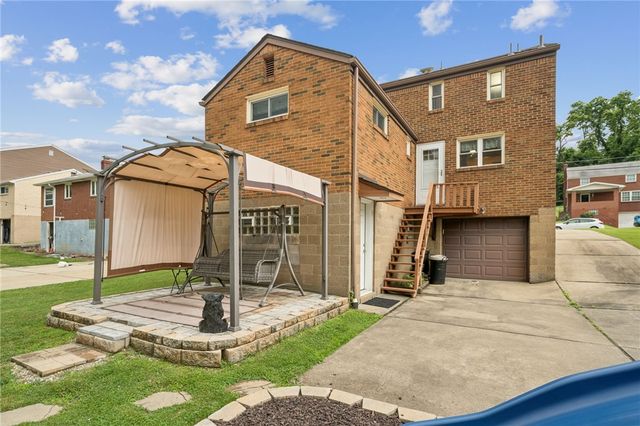 4755 Woodhill Dr, Munhall, PA 15120