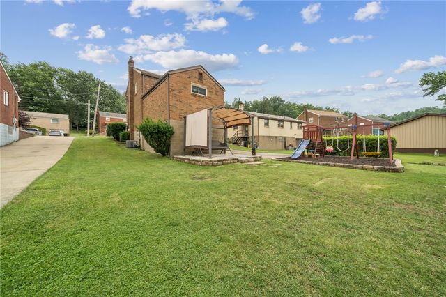 4755 Woodhill Dr, Munhall, PA 15120