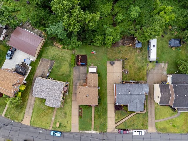 4755 Woodhill Dr, Munhall, PA 15120