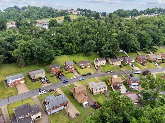 4755 Woodhill Dr, Munhall, PA 15120