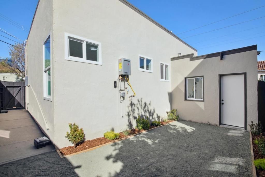 Image 18 of property listing at 155 Gardiner Avenue, South San Francisco, CA 94080
