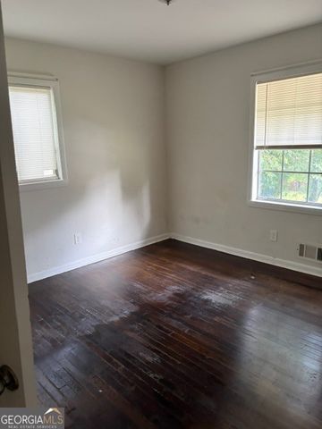 562 Roxbury Drive, Riverdale, GA 30274