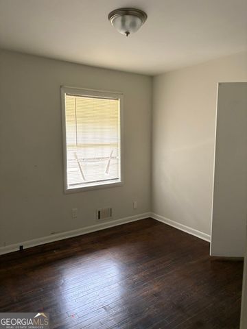 562 Roxbury Drive, Riverdale, GA 30274