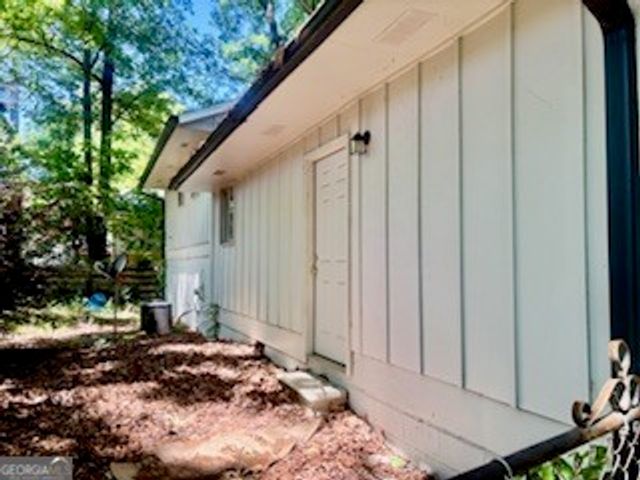 562 Roxbury Drive, Riverdale, GA 30274