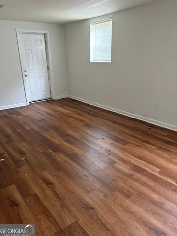 562 Roxbury Drive, Riverdale, GA 30274