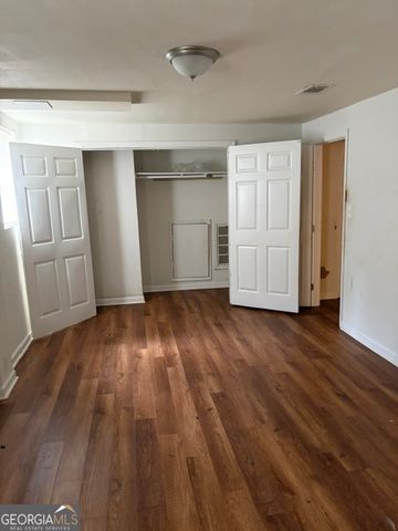562 Roxbury Drive, Riverdale, GA 30274