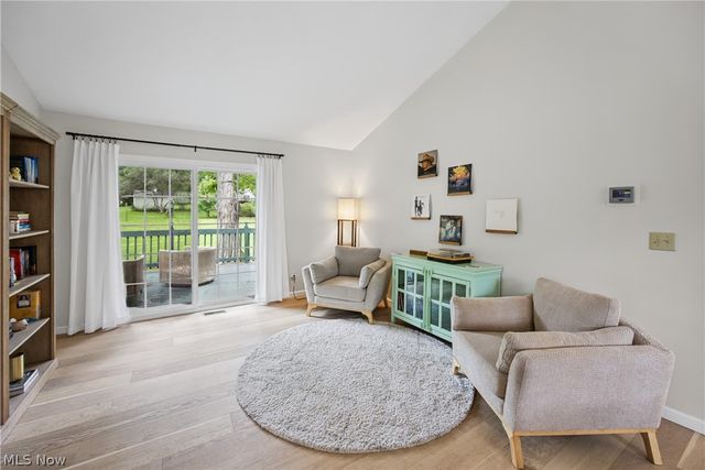 35220 Chagrin Boulevard, Moreland Hills, OH 44022