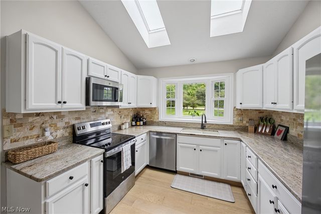 35220 Chagrin Boulevard, Moreland Hills, OH 44022