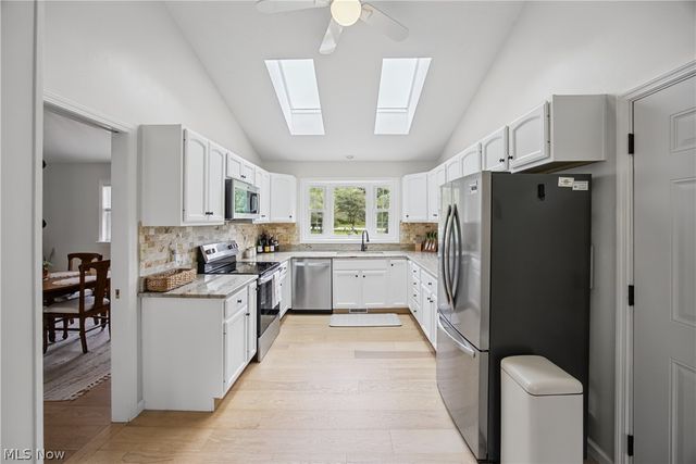 35220 Chagrin Boulevard, Moreland Hills, OH 44022