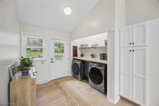 35220 Chagrin Boulevard, Moreland Hills, OH 44022