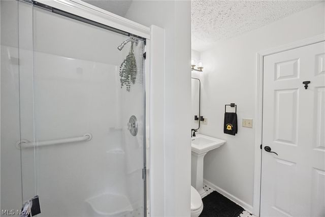 35220 Chagrin Boulevard, Moreland Hills, OH 44022