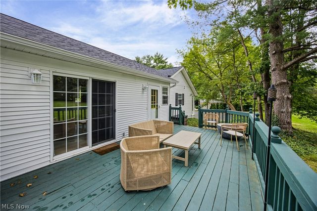 35220 Chagrin Boulevard, Moreland Hills, OH 44022