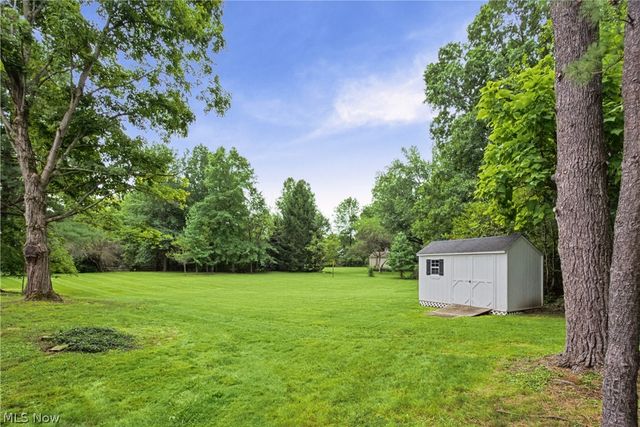 35220 Chagrin Boulevard, Moreland Hills, OH 44022
