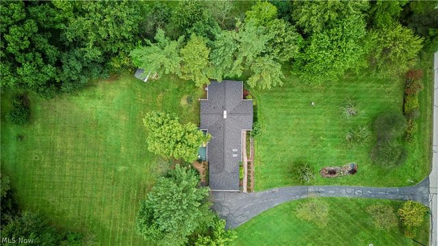 35220 Chagrin Boulevard, Moreland Hills, OH 44022