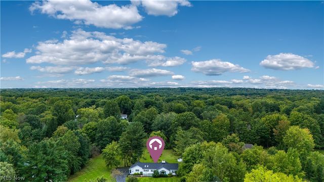 35220 Chagrin Boulevard, Moreland Hills, OH 44022