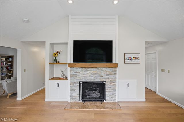 35220 Chagrin Boulevard, Moreland Hills, OH 44022