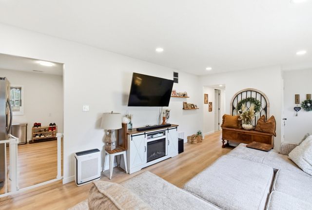 2644 AVENUE G, Council Bluffs, IA 51501