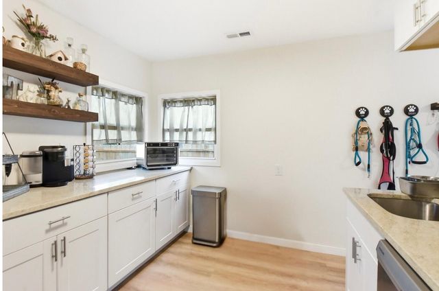 2644 AVENUE G, Council Bluffs, IA 51501