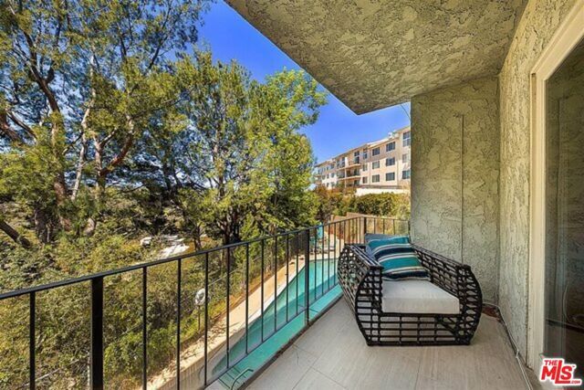 2345 Roscomare Road 201, Los Angeles, CA 90077