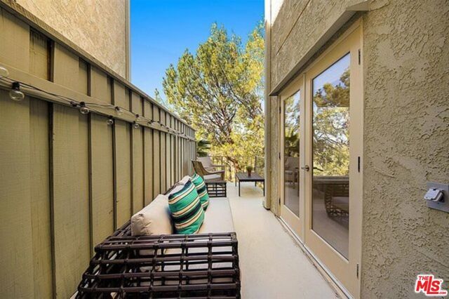 2345 Roscomare Road 201, Los Angeles, CA 90077